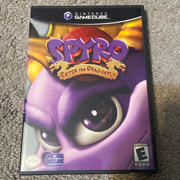 Nintendo GameCube Spyro Enter the Dragonfly + Strategy Guide! Case, Disc - Picture 2 of 7